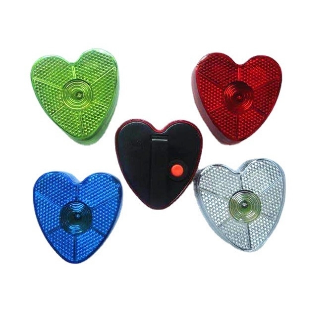 301093782.jpg LED Blinking Red Heart Clip - Image 1