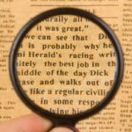 Foldable Magnifier with Leather Case - Image 4