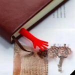 Finger Silicone Bookmark - Image 3