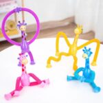 Suction cup transforming giraffe toy - Image 3